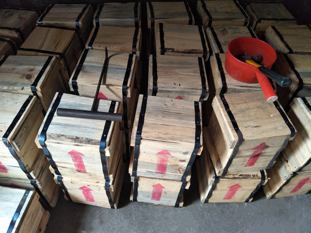 汞的儲(chǔ)存封裝罐18